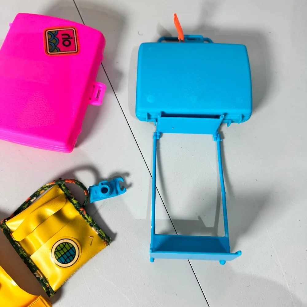 VINTAGE 1978 MATTEL‎ BARBIE DOLL GET AWAYS PLAY PAKS # 2317 TRAVEL LUGGAGE